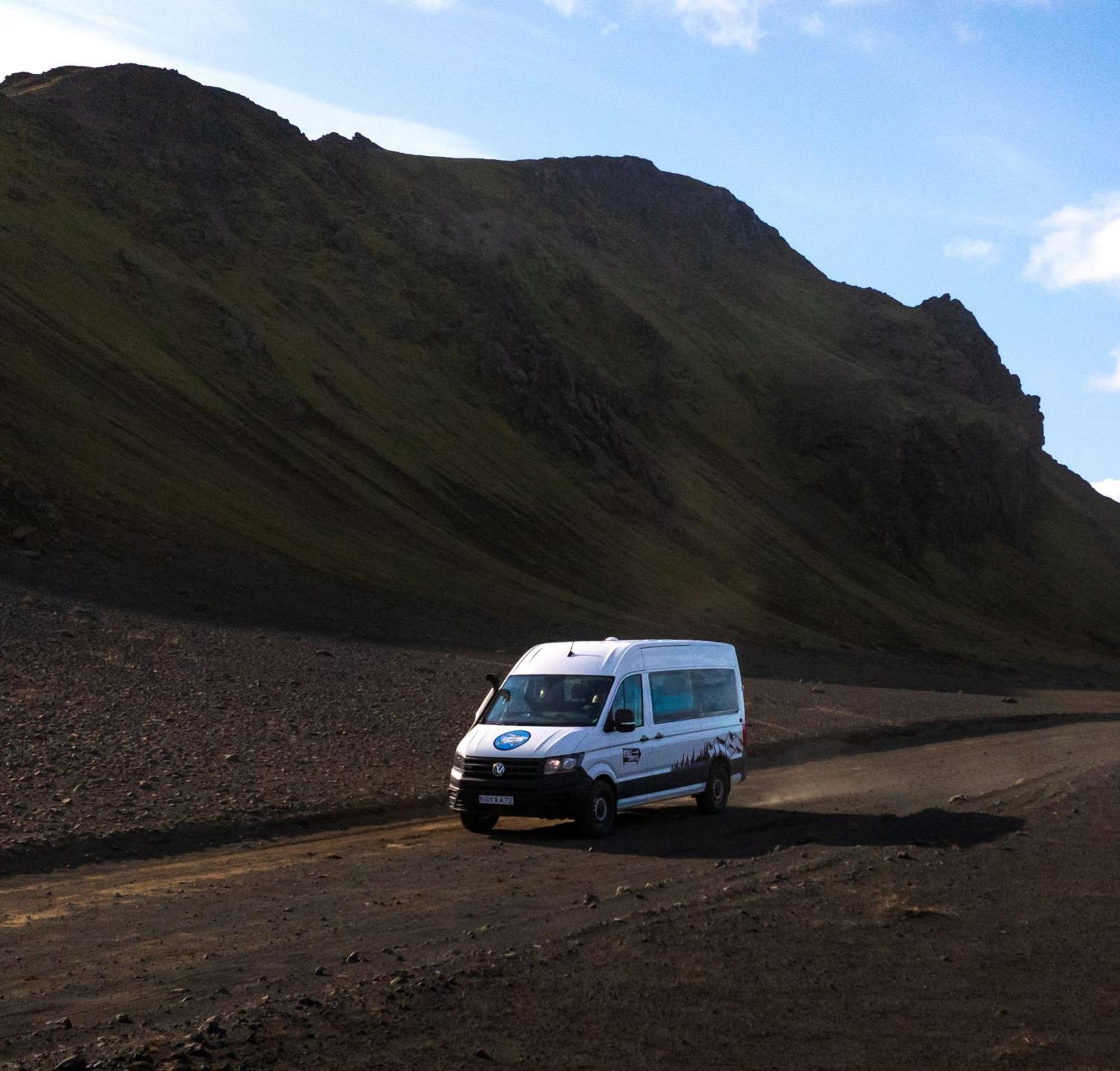 Kuku Campers - Campervans * Keflavik